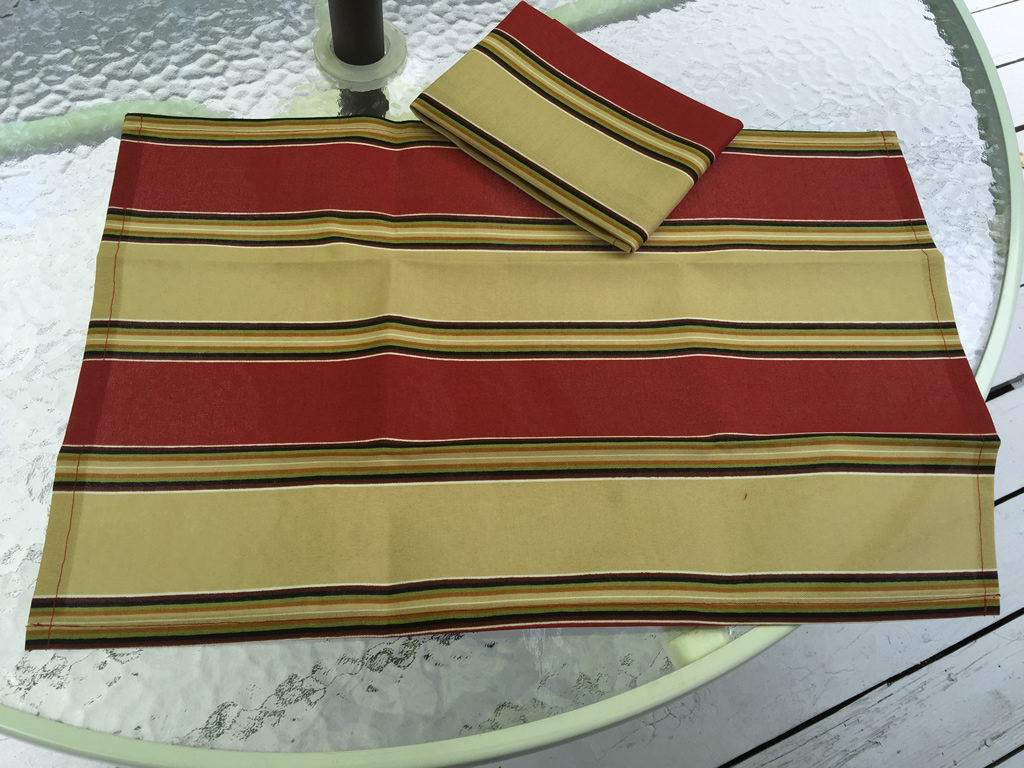 Decorative towel featuring large stripes in brick red and sand beige. (TWL-002)