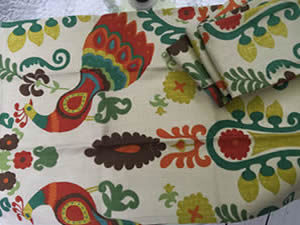 Decorative towel featuring whimsical peacocks and flowers design. (APR-004)